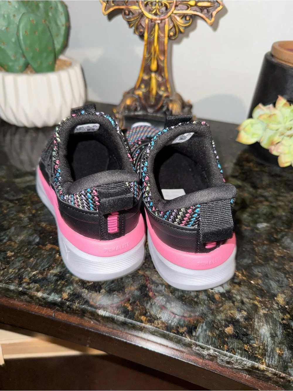 NWOT 1.5C Puma Black Knit Slip-On Sneakers with Pink and Multicolor Stitching